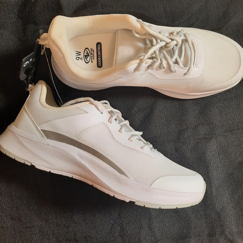 NWT Athletic Works Women's White Athletic Shoes Size 8 1/2